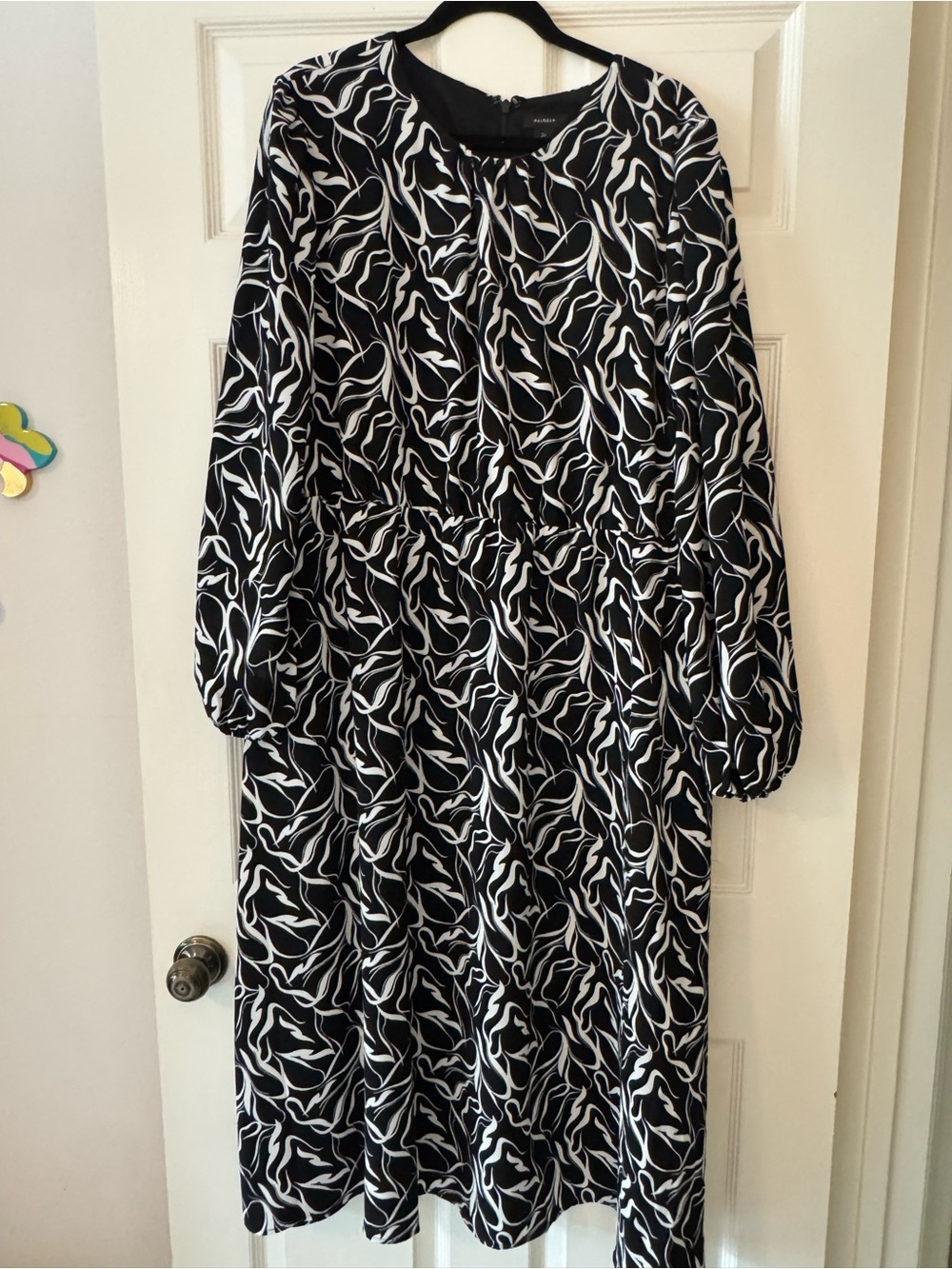Halogen Black and White Long Sleeve Printed Midi Dress